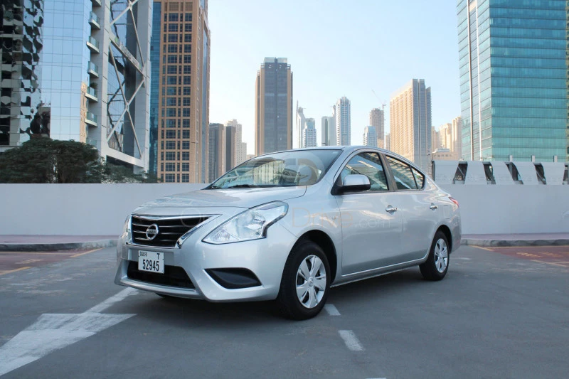 Beyaz Nissan Güneşli 2020 for rent in Dubai 1